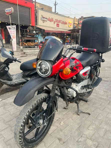 السلام عليكم دراجة بوكسر موديل 22 الدراجة مفتوحة بل شركة واي نقص مابيهة مرقمة بغداد  اسعر مليونين وبيهة مجال شي بسيط الدراجة بغداد الكاضمية ***********
