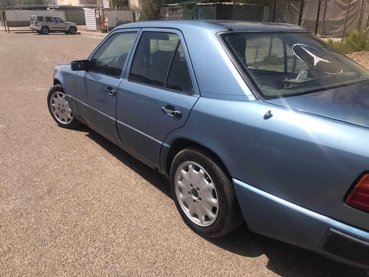 بسبب الوعد الكاذب اعاده نشر
مرسيدس دب 87 اربيل 22 سياره جاهزه تبريد حداديه. محور vvt3000 السياره ناعمه اللون بحري سمائي 
مكان ميسان  السعر 53$وبيها مجال 

***********
