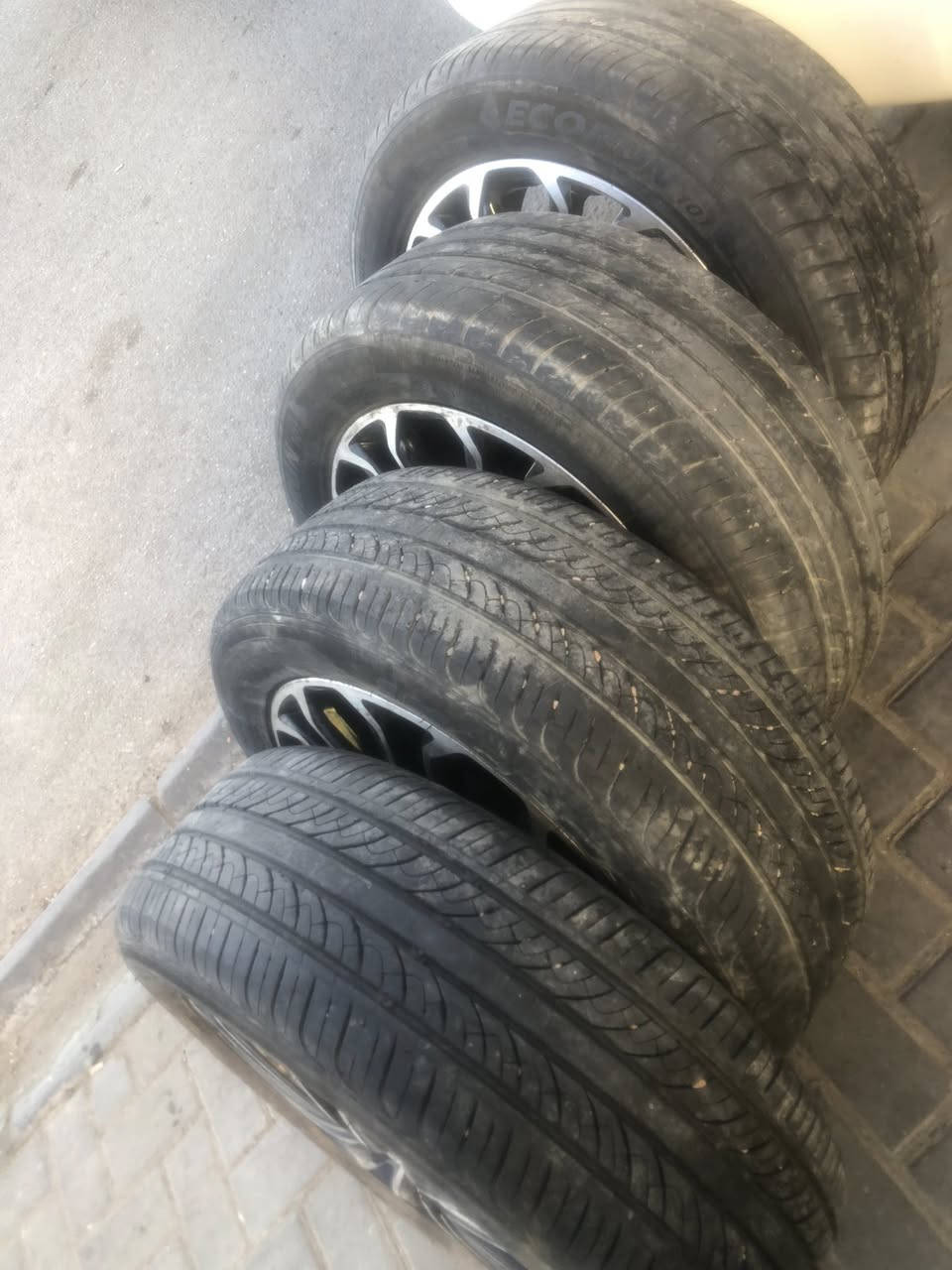 تخم ويل كب كورلا حجم ١٦ مع التايرات. ٣٢٥ الف بغداد غزاليه *********** بيع او مراوس
