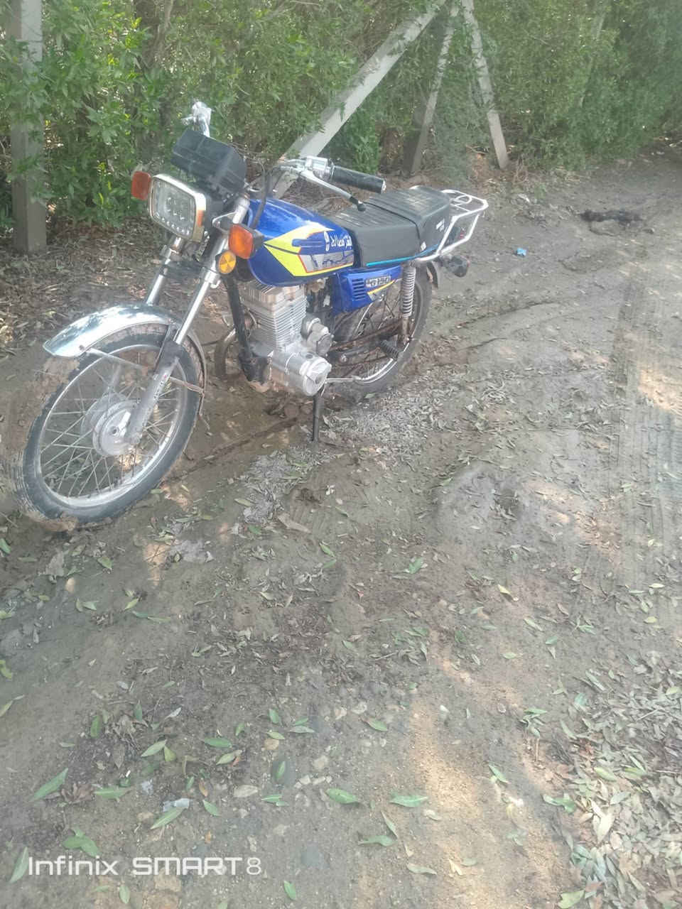 السلام عليكم دراجه موديل 2014للبيع بيع مستعجل اوراق كوت العنوان واسط قضاء العزيزية  للتواصل رقم ***********
