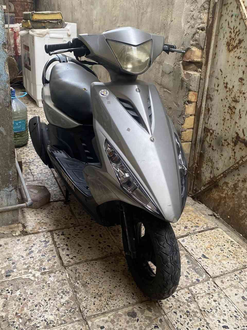 للبيع ماكس مضلع حديث نوزل 2009 خطين مكفوله كفاله عامه دراجه مال حاويه 
دراجه بحاله الوكاله ماشيه 7 الالاف كيلو 
مكينه ما مفتوحه كفرات كلها ختم واحد 
دراجه بلاديه ما بيها اي نقص 
كهربائيات كلها شغاله 
للبيع فقط مكاني البصره 
***********
