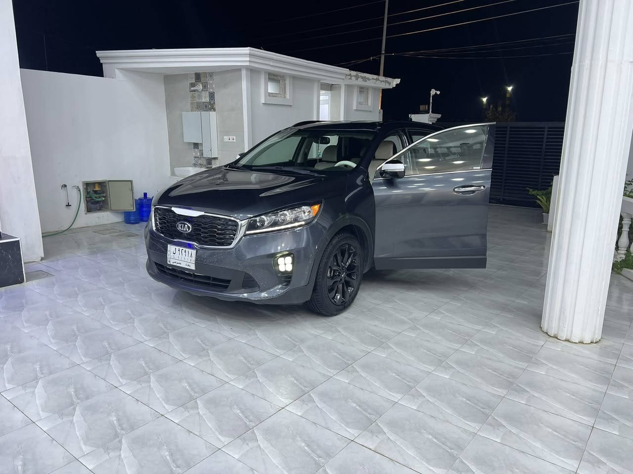 سلام عليكم
كيا سورنتو 2019
وارد أمريكي 6 سلندر 
حادث بسيط
لون فيلي 
مواصفات  S معروفه 

شاشه كبيره 
كشن سايق كهرباء
تدفئه كشنات
كامره خلفيه دوراه 
اشاير مري  
حساسات 
سبايدرات 
سبعه راكب 
فول تحكمات ستيرن جهتين
اربع وضعيات قياده SMART-ECO-COMFORT-SPORT 
منفذ شاحن 12فولت + أوكس
ويل كب 19
يدات نيكل 
وبعد بيه مواصفات 

حادث جاملغ ايسر خشمه ع كد شبر و بنيد 
أيرباك ستيرن طاك وراجع نفسه اصلي
سياره حلوه وجاهزه من كلشي 
سعرها(١٩٠)  وبيه مجال قليل 

@إشارة 
***********
