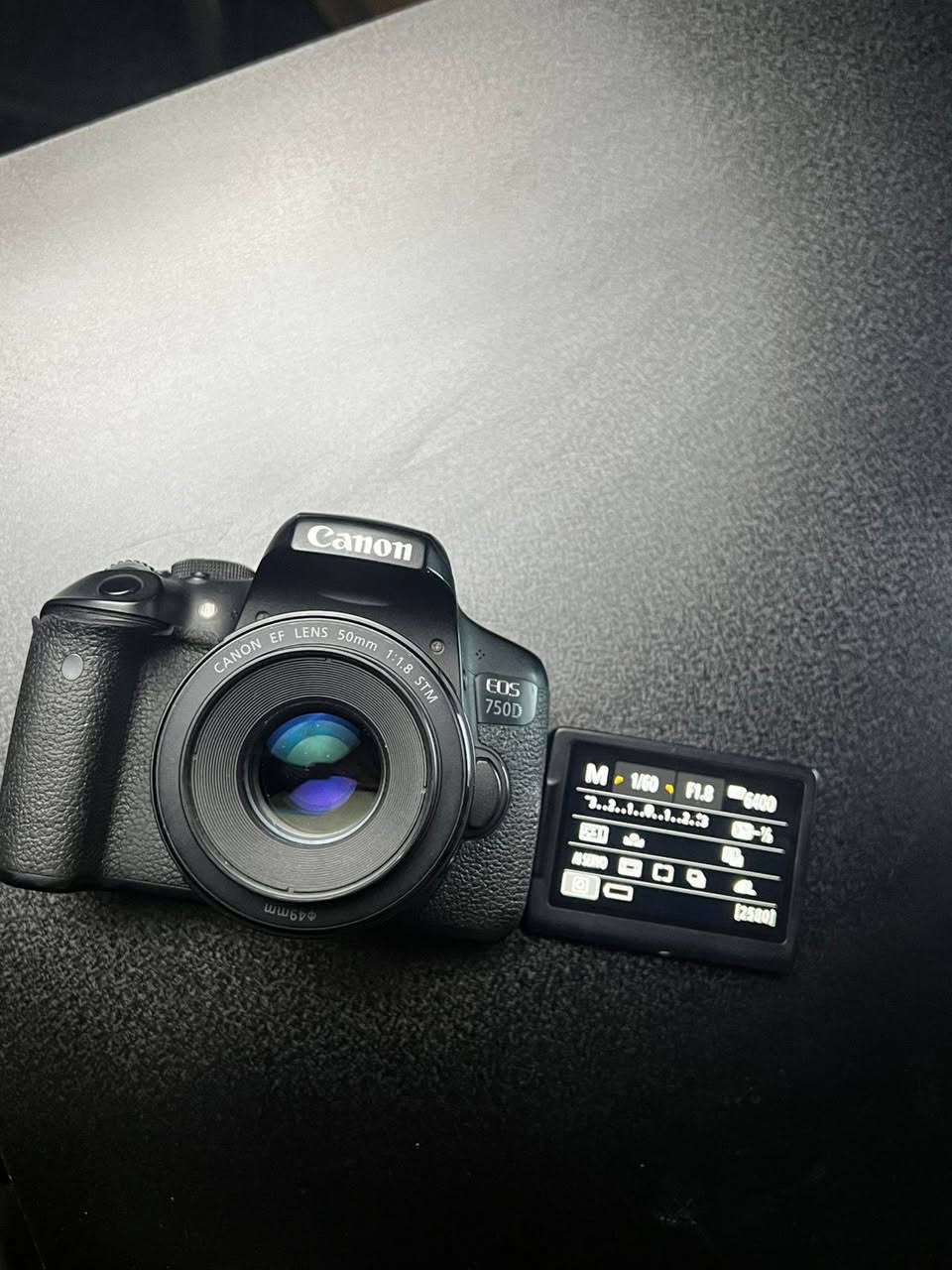 كامره كانون 750d للبيع
ملحقاته 

بطاريه1

شاحنه 

حزام كتف طويل

عدسه 50mm

سعره 400الف قابل للتفاوض

للعلم الكامره اشتريته جديده ما مستعملته هواي 

للاستفسار علق اني ادخلكلان خاف الخاص ما يفتح عدكم


**إذا كنت صاحب هذا الإعلان وتريد حذفه لأي سبب، رجاءا أرسل رسالة إلى الدعم الفني**