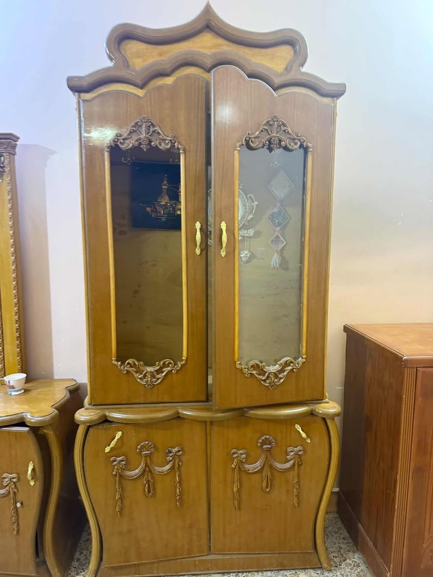 السلام عليكم غرفة نوم للبيع نجارة ٧ قطع العنوان الناصرية حي اور السعر ٥٠٠ وبيها مجال رقم الهاتف للتواصل ***********
