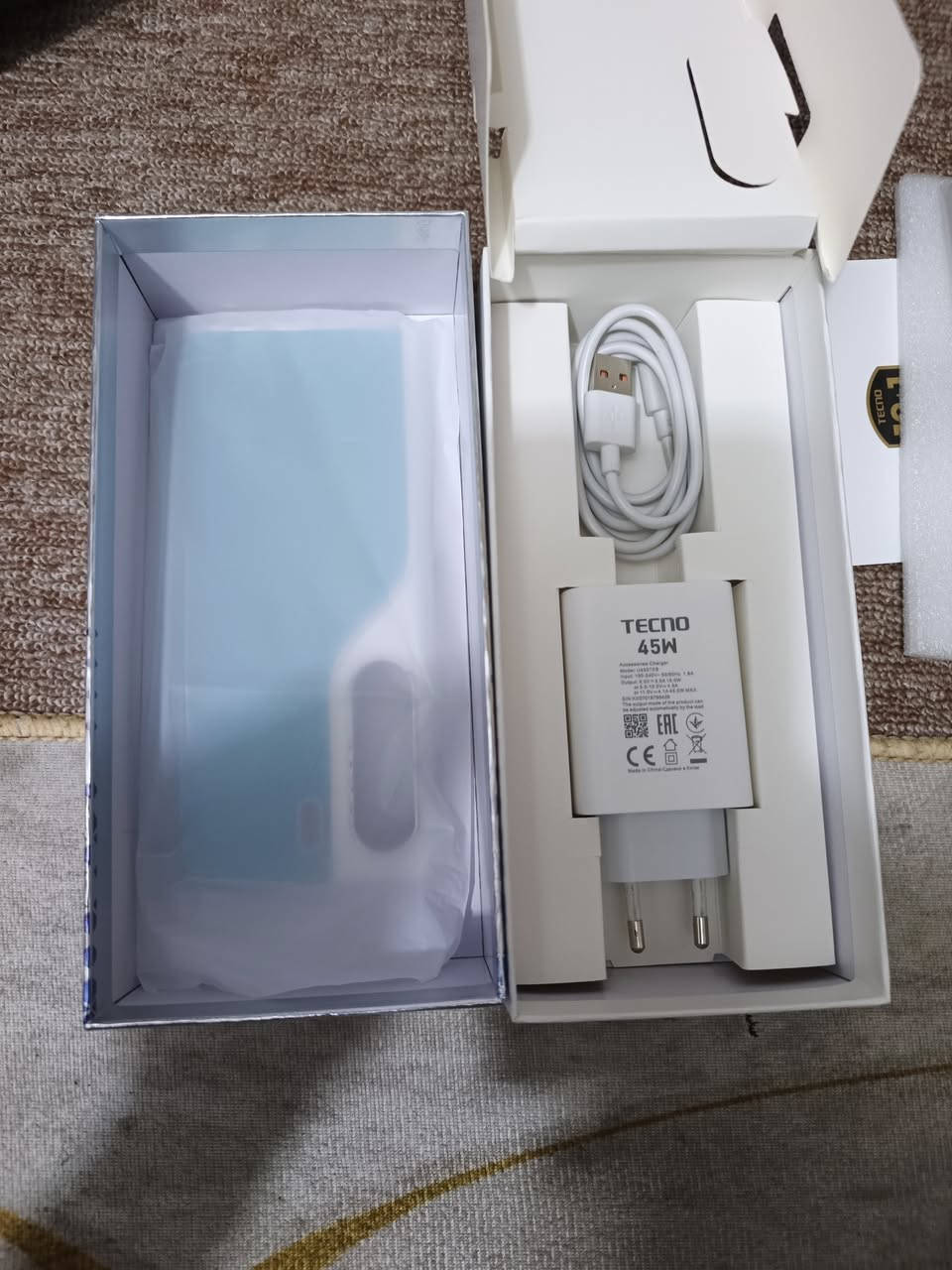 السلام عليكم موبايل CAMON 40 Pro 5G للبيع بسعر مناسب جداً استمعال 10 ايام فقط عنواني النجف حي المكرمة ممتواجد ع الفيس للاتصال ***********
