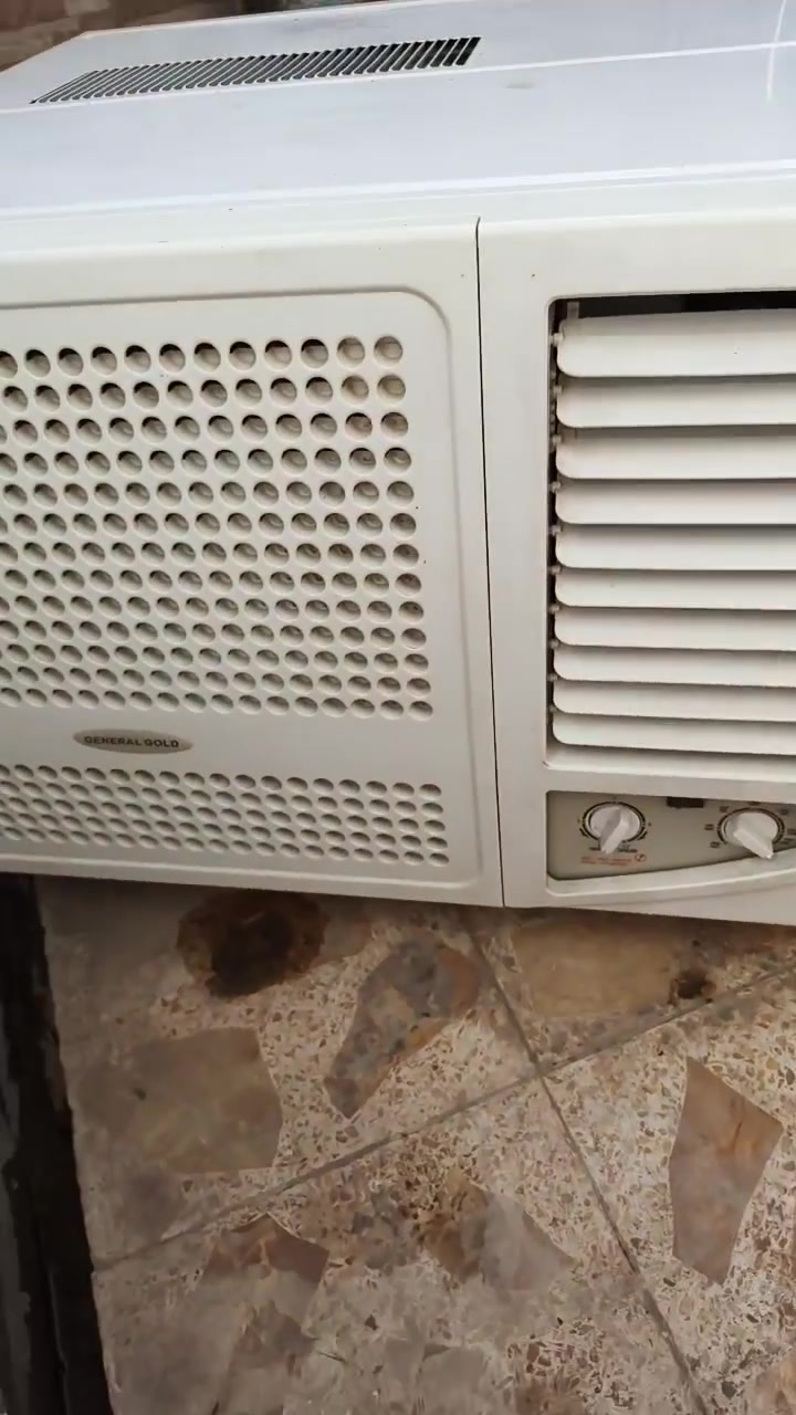 مكيف للبيع نضيف 150الف قفل منقص غاز فقط
***********

