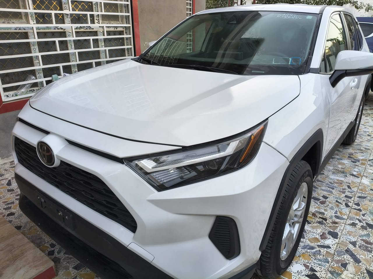 2024 Toyota RAV4 LE 4WD
للبيع تيوتا راف فور 2024

وارد امريكي

ماشيه 6 آلاف مايل يعني تقريبا زيرو

الضرر الضربه بالويل ومبدل فيها جاملغ ودعاميه وشويه تصليح شطحات بالجوانب

الموصفات 

محرك بانزين 2500

تحكمات القيادة ECO, NORMAL, SPORT SNOW, MUD & SAND, ROCK & DIRT

مساعد قيادة

كامرة خلفية 

زاوية عمياء

مثبت سرعة

رادار امامي

Car play & Android auto 

مرقمه بغداد والسعر 240 وبيها شوي مجال


**إذا كنت صاحب هذا الإعلان وتريد حذفه لأي سبب، رجاءا أرسل رسالة إلى الدعم الفني**