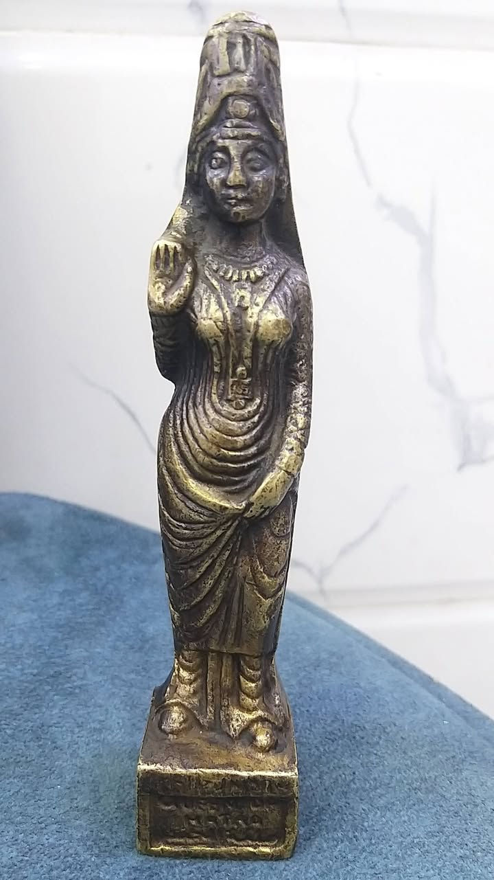 انتيك نحاس
الطول ١٦ سنتمتر والوزن ٧١٠ غرام


**إذا كنت صاحب هذا الإعلان وتريد حذفه لأي سبب، رجاءا أرسل رسالة إلى الدعم الفني**