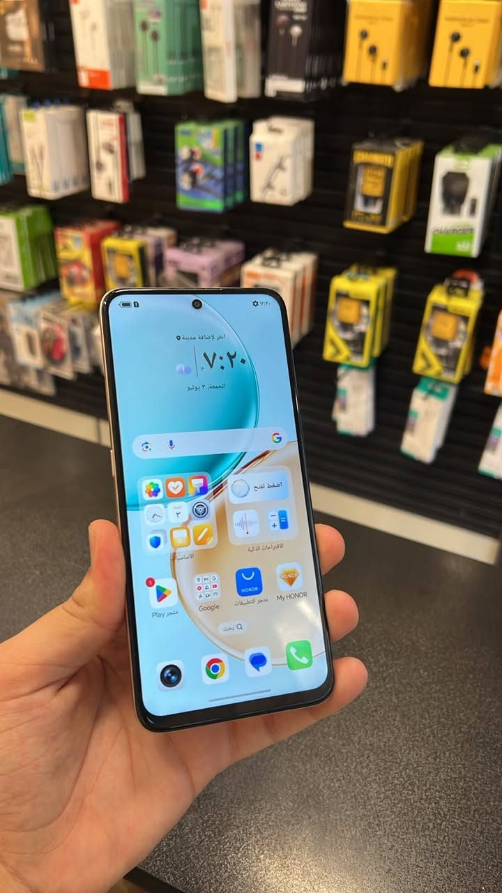 📢 للبيع: او مراوس هاتف Honor X7d (مقاوم للصدمات والماء ببطارية عملاقة) 💥الجهاز غني عن التعريف، يجمع بين المتانة العالية والبطارية التي تدوم لأيام. الهاتف مثالي للاستخدام الشاق والألعاب.⚙️ المواصفات الرئيسية للجهاز:البطارية: عملاقة بسعة 6500 مللي أمبير + شحن سريع 35 واط.المتانة: مقاوم للصدمات والسقوط (شهادة SGS) + مقاوم للماء والغبار بمعيار IP65.الشاشة: بحجم 6.77 بوصة بسلاسة فائقة 120 هرتز وسطوع عالي تحت الشمس.المعالج: Snapdragon 685 ثماني النواة (أداء ممتاز وسلس).الكاميرا الخلفية: احترافية بدقة 108 ميجابكسل للصور عالية الوضوح.النظام: أحدث نظام MagicOS 9.0 (أندرويد 15) يدعم ميزات الذكاء الاصطناعي.الصوت: سماعات ستيريو مزدوجة قوية جداً (تضخيم يصل إلى 400% الذاكرة والتخزين: 256 جيجا مع 16 رام]🎨 اللون: [ابيض]👌 الحالة: [جهاز جديد شتريوه قبل 16يوم ب310الف اريدو ب 285خوان نضيف إلى أبعد حدود غراضه شاحنه اصليه كارتون ضايع


**إذا كنت صاحب هذا الإعلان وتريد حذفه لأي سبب، رجاءا أرسل رسالة إلى الدعم الفني**