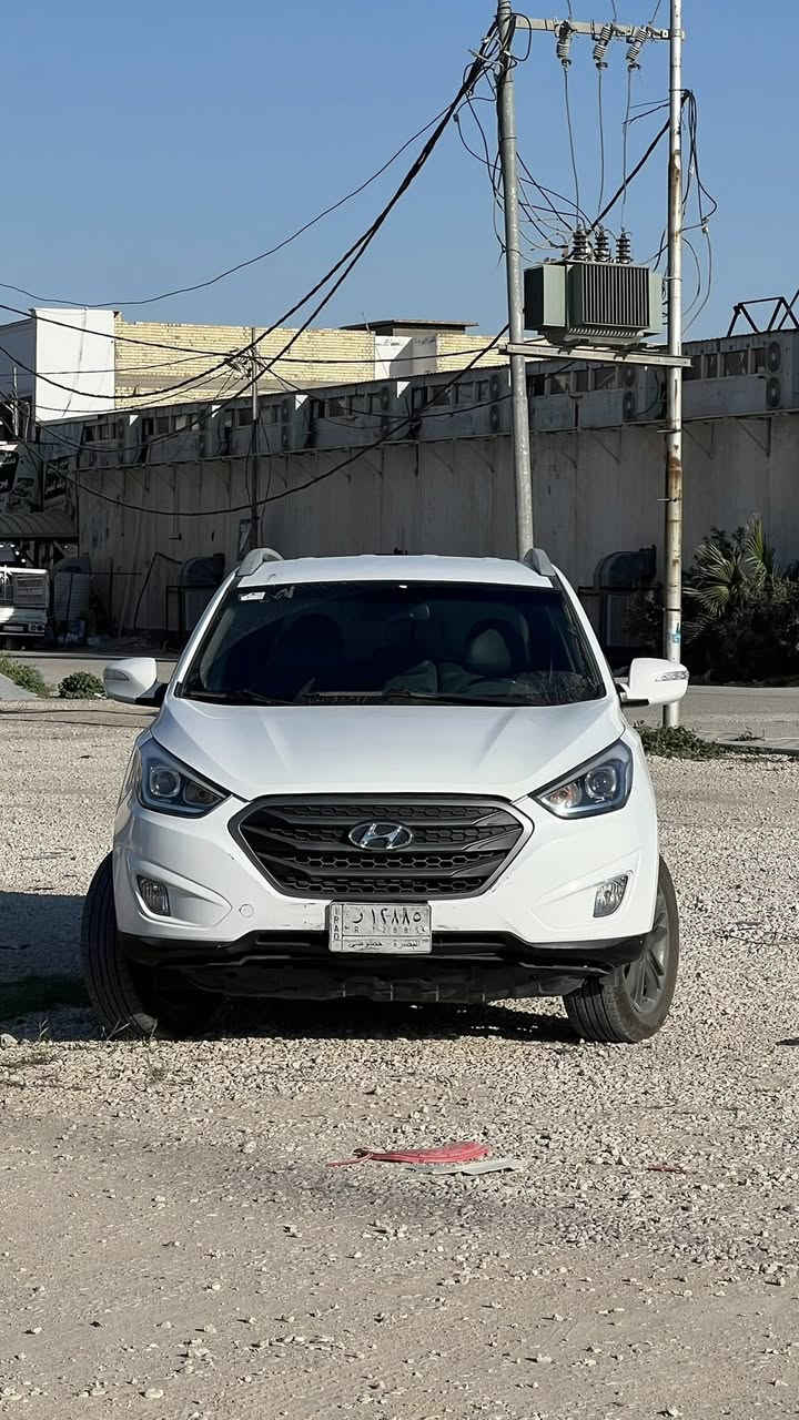 هونداي توسان ix35 (وارد كوري)
موديل 2015، محرك 2000 دوش وكير كفاله، عدسه اماميه وكشافات LED ولد نهاري، كامره خلفيه، ويل 17 تخم تايرات جدد، البنيد صبغ وبارد ثلاث اماكن متفرقه، ماشيه 157 الف، مكانها نجف، متواجد ماسنجر او واتساب ***********
