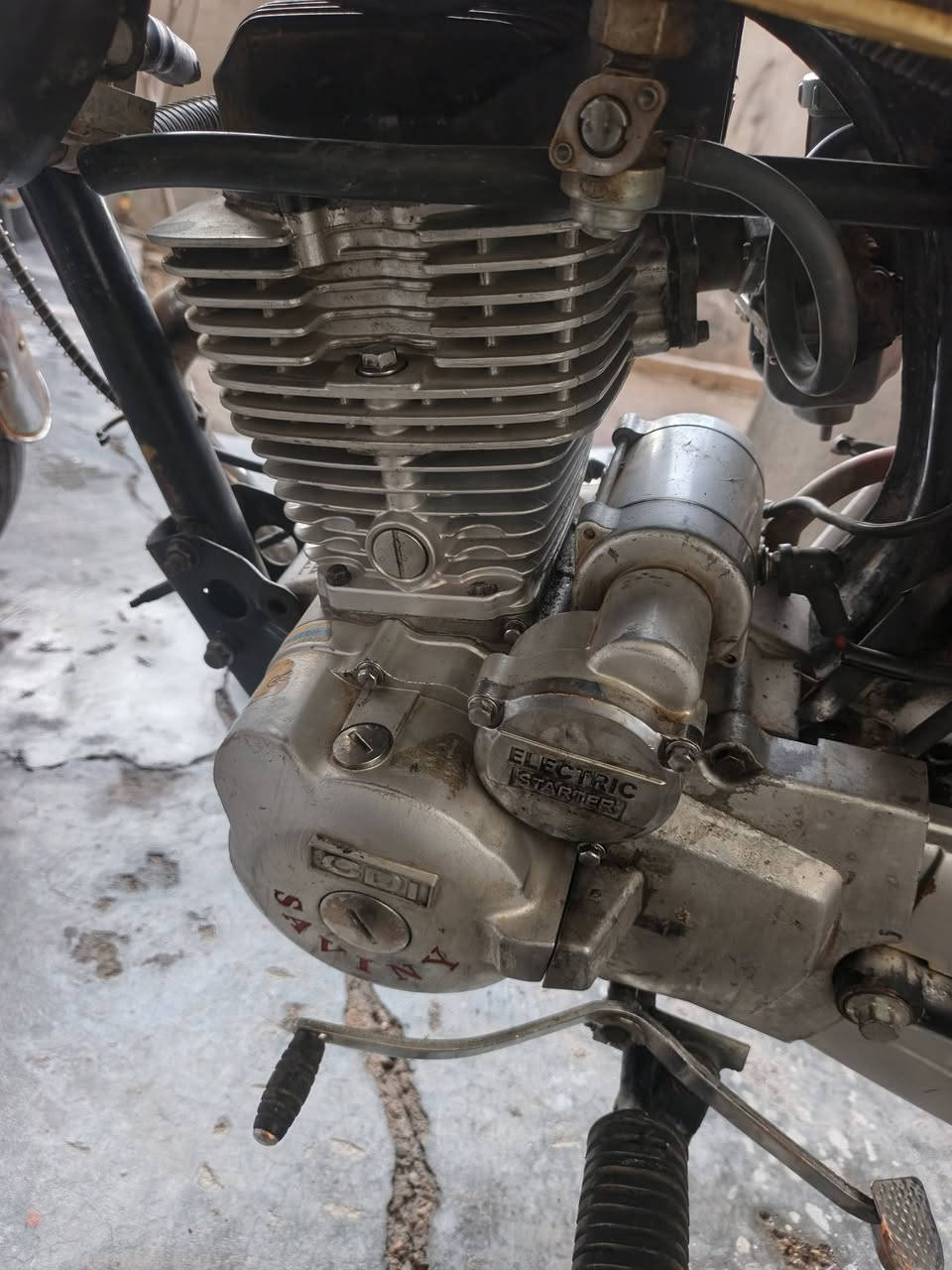 سيفان موديل 22 محرك مجفت شغاله مابيه شي  يحتاج باتري 
كابريتر مبدل جديد يده كلج جديده يحتاج ترتيبات فقط العنوان فلوجه شهداء ***********.      .. السعر ٤٥٠ وبي مجال
