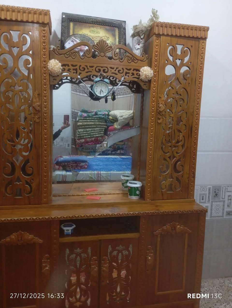 غرفه النوم لبيع مسدخدمها شي قليل سعر 750 بي مجال ***********
