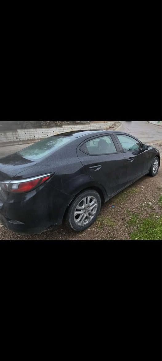 .
توياتا يارس 2017 
وارد امريكي 
سياره كير توماتيك 
4 جام كهربائي 
سياره جملغ كدام صبغ و نص جملغ الوراء 
و شبر حافة البوند 
سعر السياره 95 ورقه
مكان السياره عقره 
مكلف بالنشر 

***********
