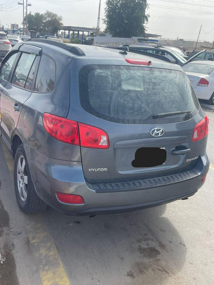 السلام عليكم
سنتافي  موديل ٢٠١٠ بانزين ادوات كصه قماره فقط 

مكينه ٦ سلندر ٢٧٠٠ كفاله 

كير حداديه تبريد كهربائيات  كله كفاله

تخم تاير جديد + باتري جديد 

شاشه كاميره تحكم استيرن كشنات كهربات 

سياره ناعمه وجديده 
السعر 52 ورقه لاستفسار ***********
