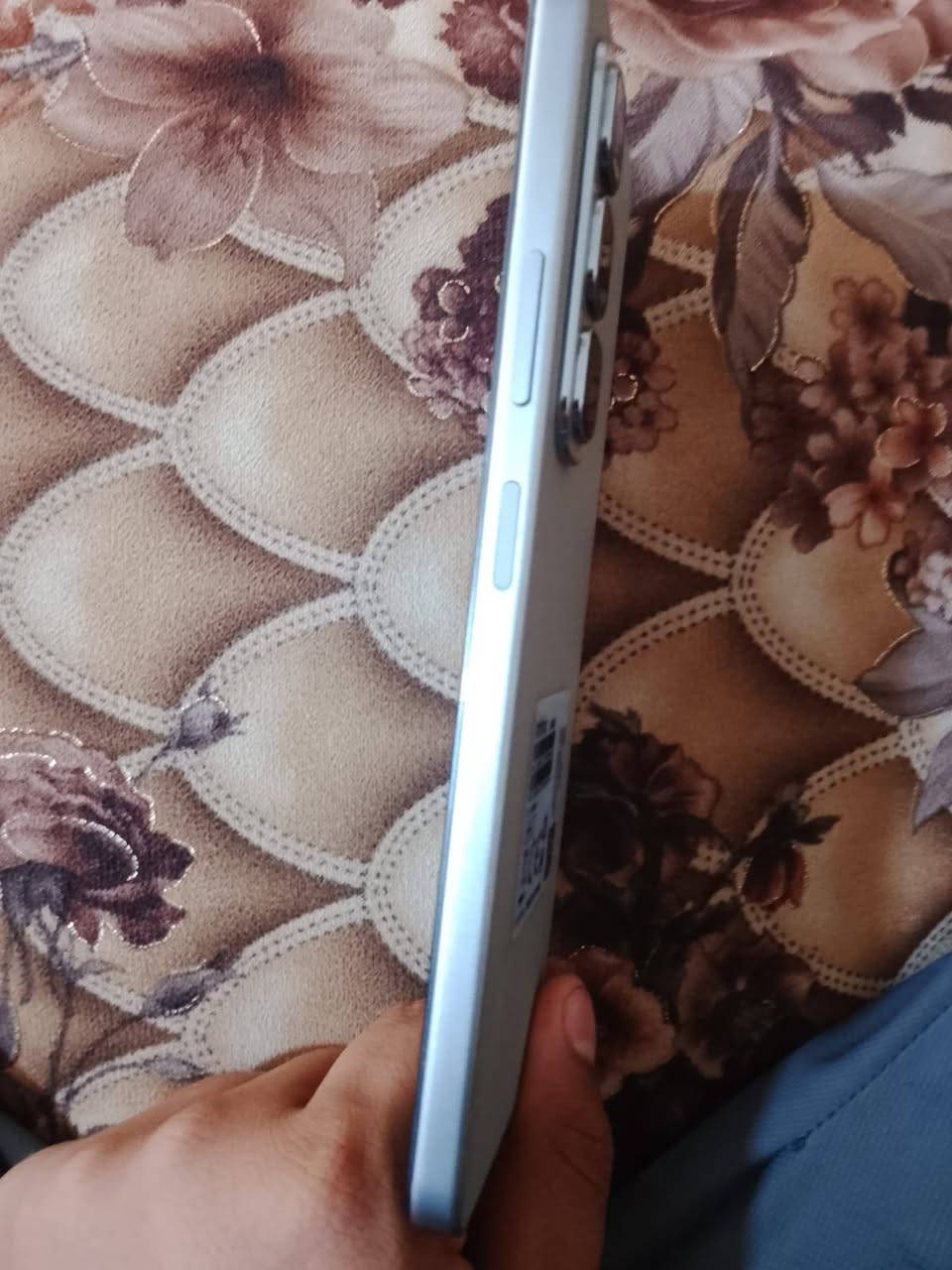 سلام عليكم  تلفون انفكس هوت 50 اريده مراوس بيفون 11برو  + 60فريم بل بوبجي   بغداد لامين ثانيه رقم***********
