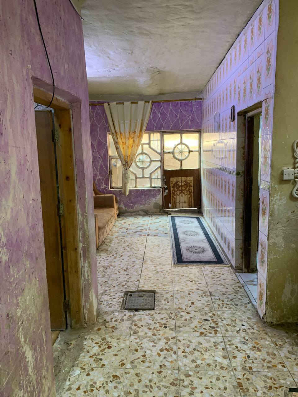 سلام عليكم بيت للبيع وره فيتامين السعاده مساحته200متر قاطين القاط الثاني غرفتين وصاله ألأستفسار ‏‪***********‬‏
