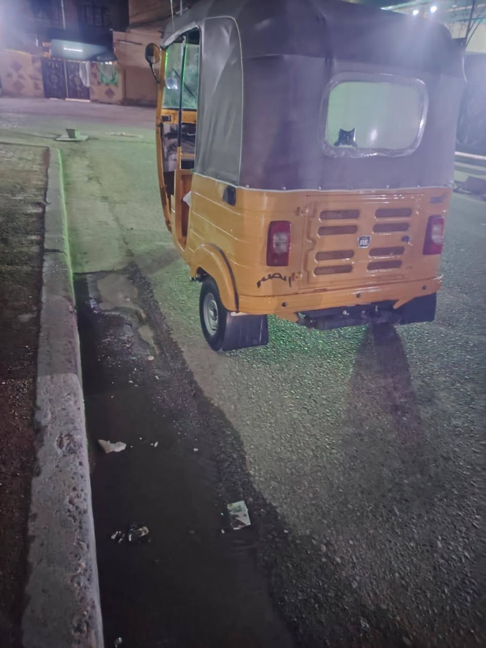 سلام عليكم تكتك عشرين للبيع مكاني جسر ديالى للستفسار 
***********سعر 7ملاين وبيهة مجال
