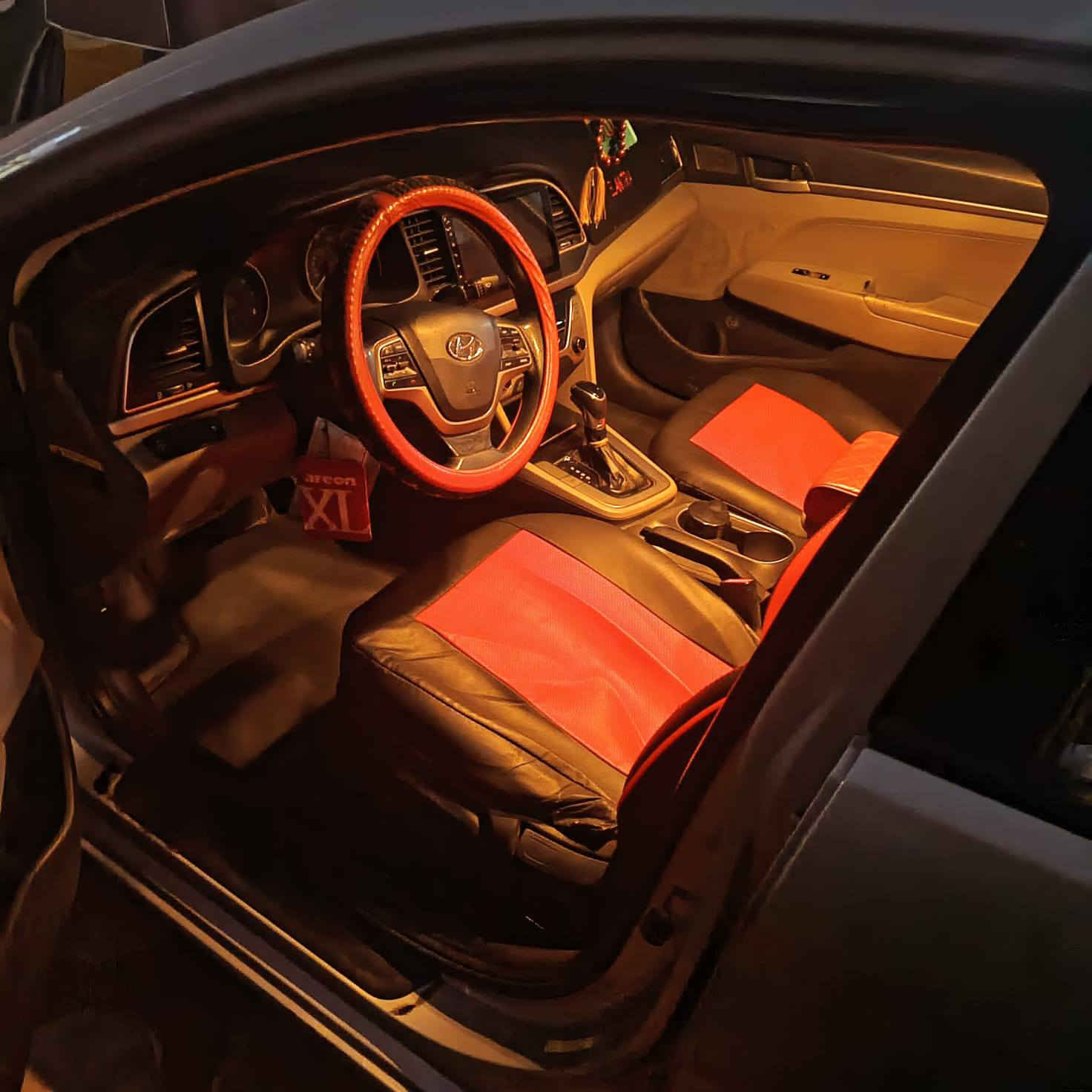 الانتره للبيع السياره موديل 2017 جاهزه حلوه بيها جاملغين إماميات وبنيد ما مبدلات راجعات بارد مكينه 2000 دوش استخدام شخصي رقم ميسان بسمي حره تريد وكاله تريد تحويل ثاني يوم سعرها 115 وبيها مجال قليل حق الجيه السياره بيها هواي مواصفات *********** غير متواجد عله الفيس
