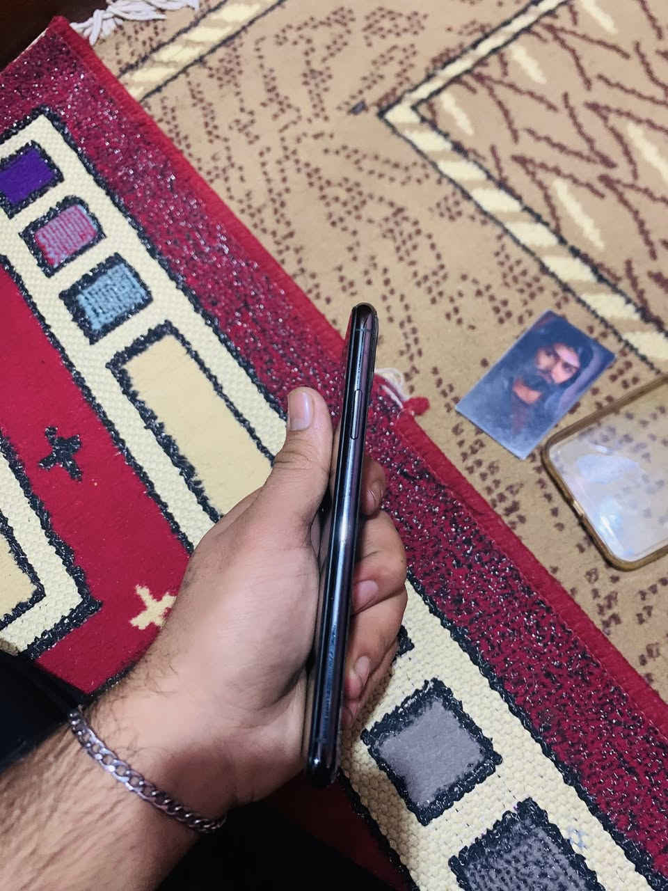 ايفون ١١ برو ماكس ذ 64 بطاريه ٨١ جهاز مبدل شاشه نوعيه جيده الوان سلاسه وضهر مفطور سماعه الفوك تشكل جهاز كله شغال وطبيعي س 175 قفل ميعجبك اعبر منشور مكاني بغداد زعفرانيه :***********
