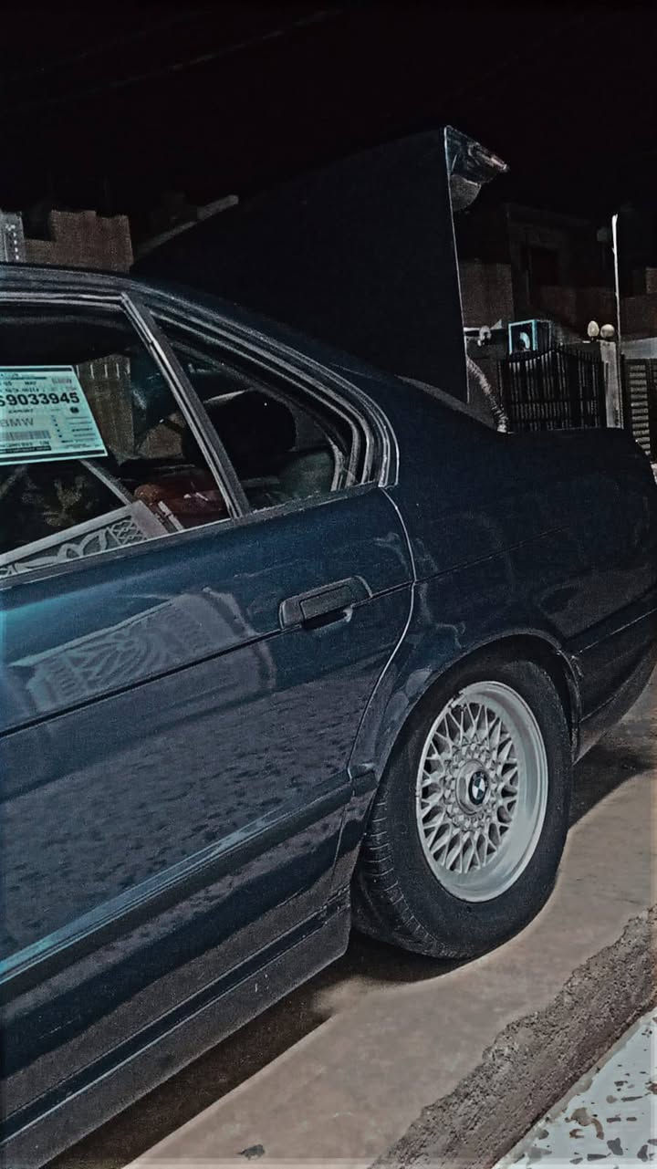 سلام عليكم بي ام موديل 92 سلايت 4 جام كهربائي  525بلاد سياره نظيفه ومال جناي بيها قوه وشعله مشاءالله علي سعر 53 وبي مجال رقم سليمانيه *********** مو شراي لا تعبني
