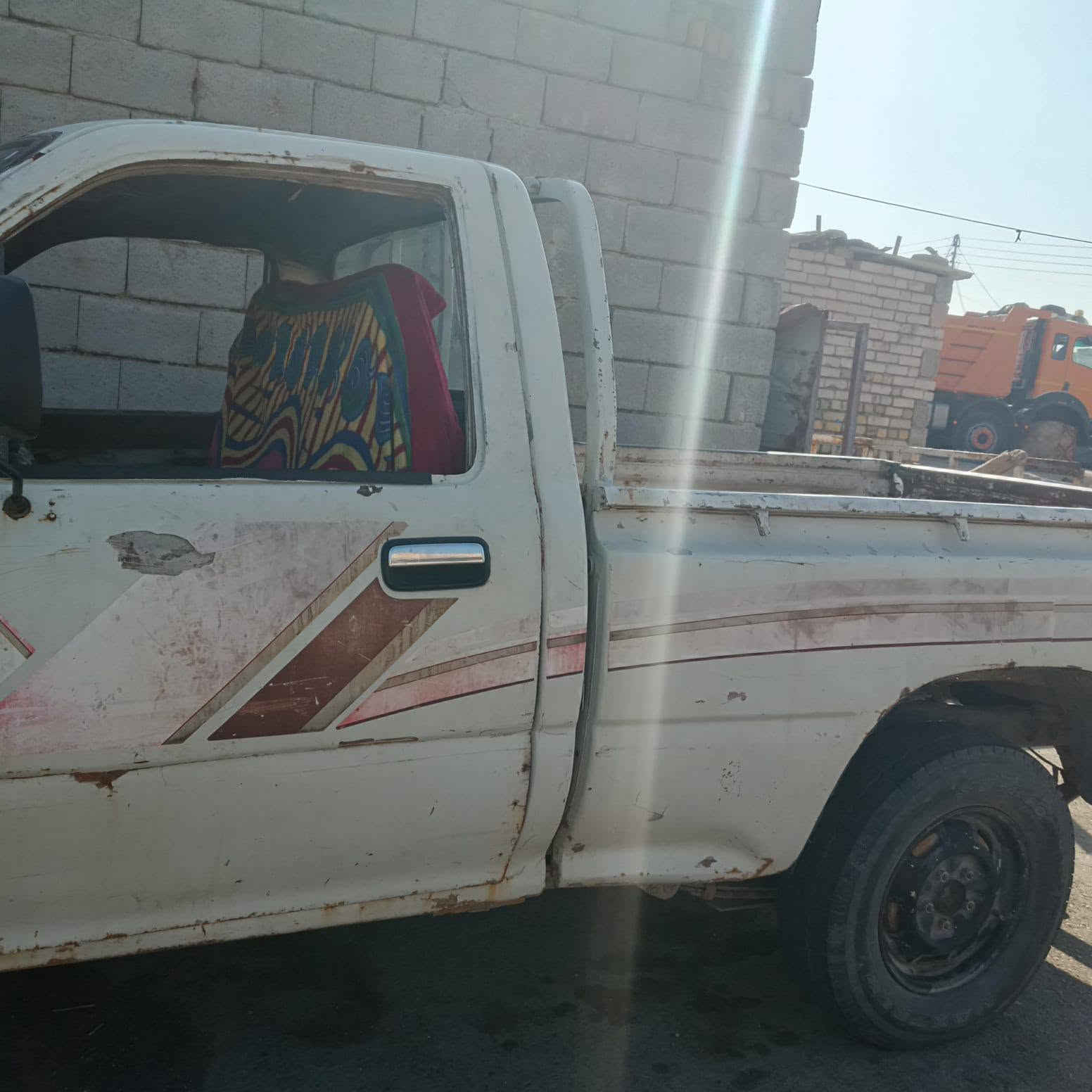 سلام عليكم سياره للبيع تويوتا مكينه وكير توه شادهن  مكفوالات حداديه جديده تخم تايرات توه شادهن كربايات شقاله سياره جاهزه ترايك  وين ما يعجبك مكان سياره بصره سعر 18وبيه مجال تواصل علا رقم ***********
