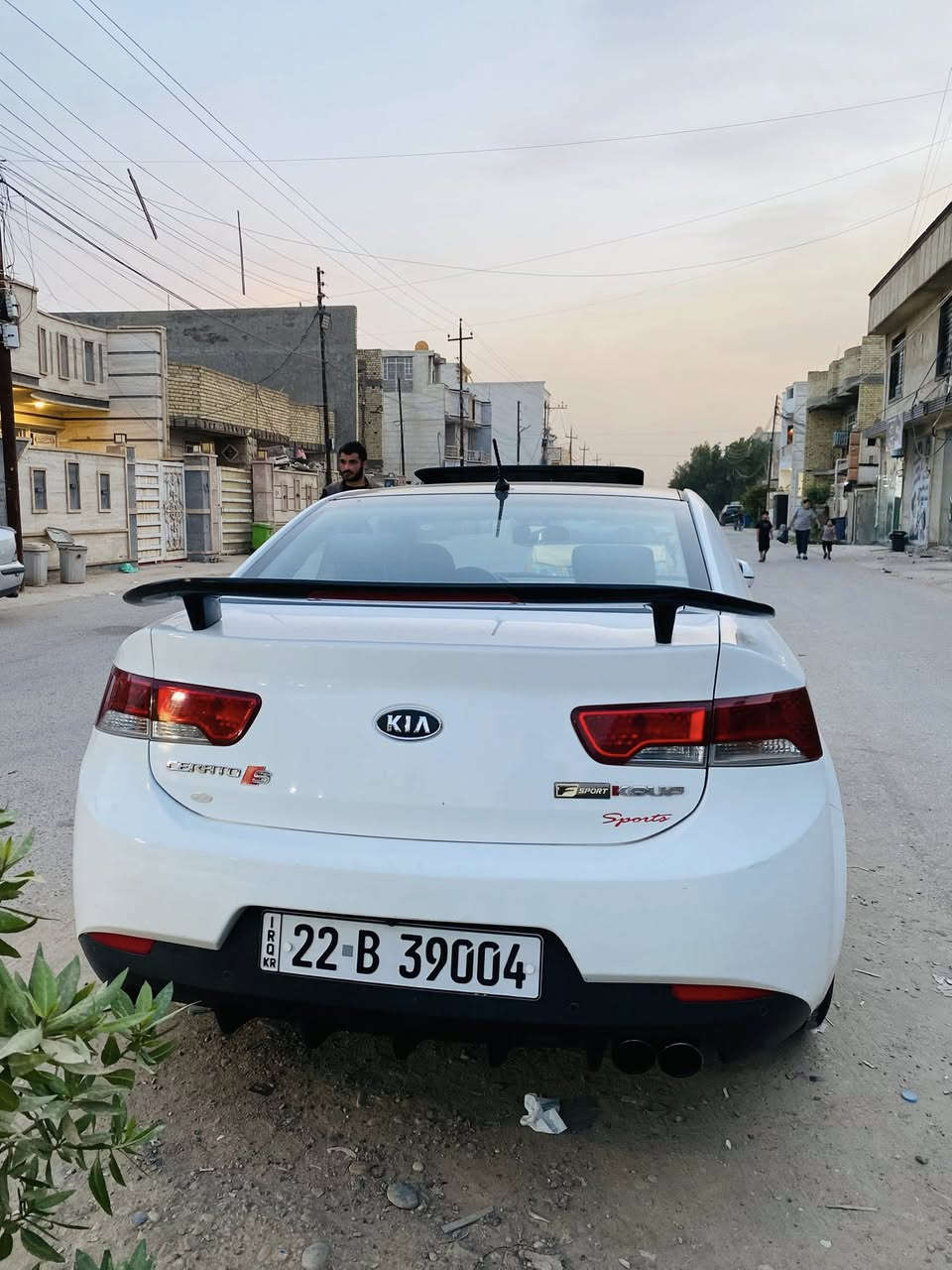 كيا سيراتو خليجي فول اعلى مواصفات  12 ماشيه 170 حقيقي نضيفه حيل صبغ فقط بنيد وتعديل ع كد 4 اصابع بلهلال الخلفي 
حاساسات 
كامره خلفيه  
كشنات جلد 
بصمة تشغيل 
بصمات بلبوب 
فتحه بلقمارة
مرايات شفط 
اشاير بلمري 
شفتات ستيرن 
شاشه 
محرك دوش 
تبريد ثلج على الواحد شرط 
كير محرك بشرط ممفتوح برغي بيهن بلاديات 
بيع او مراوس 
***********
بغداد الدورة 
للتواصل اتصل ع رقم واتس اب

