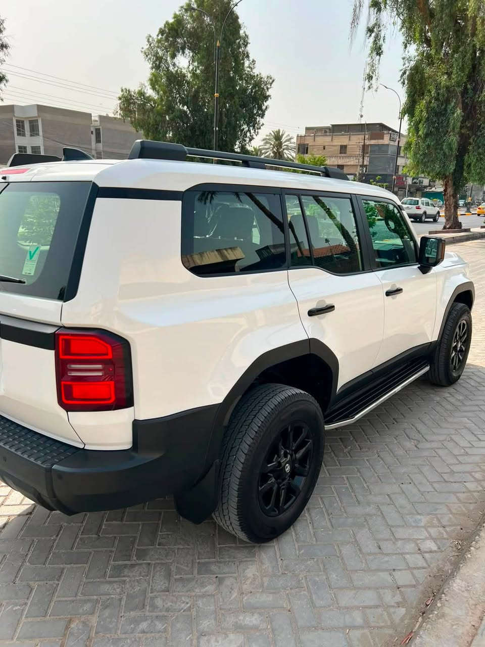 برادو 2024 وكاله ساز
ماشية 7 الف جديدة تحت الضمان 
مكفولة كفاله عامة
السعر 41500$ بية مجال بسيط
مكان السيارة كاظمية 
للاتصال ***********
