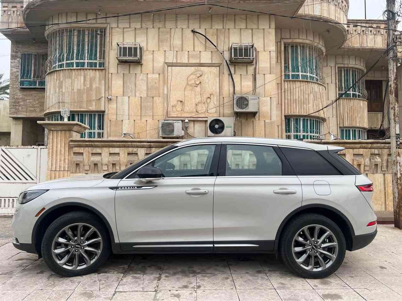 من فورد الفاخرة لنكولن (كورسير)
٢٠٢٢
فول موصفات اعلى فئه 
حادث بنيد فقط يعني حتى دعاميه اصليه بدون دواخل بشرط
*********** بغداد, العراق
