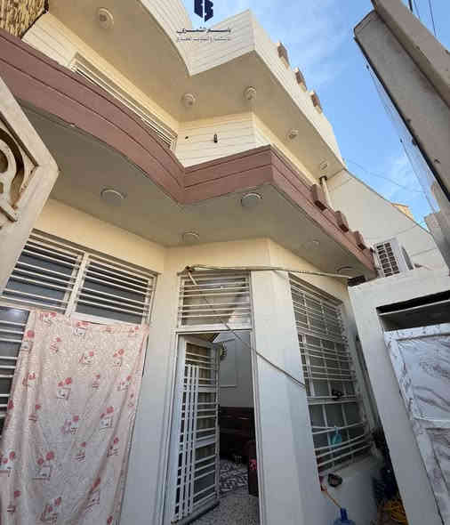 🏠دار سكن للبيع🏠
___
⭕العنوان : التقية الاولى
⭕ قرب روضة الشهد 

📏الدار مطلوب 55 مليون للصندوق الاسكان 📏
-------------------------------------
✨طابو صرف
✨بناء حديث  
✨طابقين 
✨كونكريت مسلح

♦️المساحة : 125م²
♦️الواجهة: 6،25 متر 

--------------------------------
✨ تفاصيل البيت ✨
____
⭕غرف نوم عدد 3، صالة عدد 2، استقبال، مطبخ، مجمع صحي عدد 3
____
                          المراجعة 
     ♦️♦️♦️مجموعة باسم الشمري♦️♦️♦️
      ♦️♦️للاستثمار والتطوير العقاري♦️♦️
الفرع الاول/بغداد،القادسية،قرب مجمع الوزراء
الفرع الثاني/الديوانية،الجزائر ،الشارع الخدمي،مقابل تقاطع أم الخيل
الفرع الثالث/الديوانية،العروبة،شارع  المتحف
____
للأستفسار الاتصال على📲
قسم المبيعات 📠
***********📱
***********📱

📲 حمّل تطبيق باسم الشمّري العقاري الآن من Google Play:
👉 [https://play.google.com/store/apps/details?id=com.basemShamry.app](https://play.google.com/store/apps/details?id=com.basemShamry.app)
🍏 قريبًا على App Store
