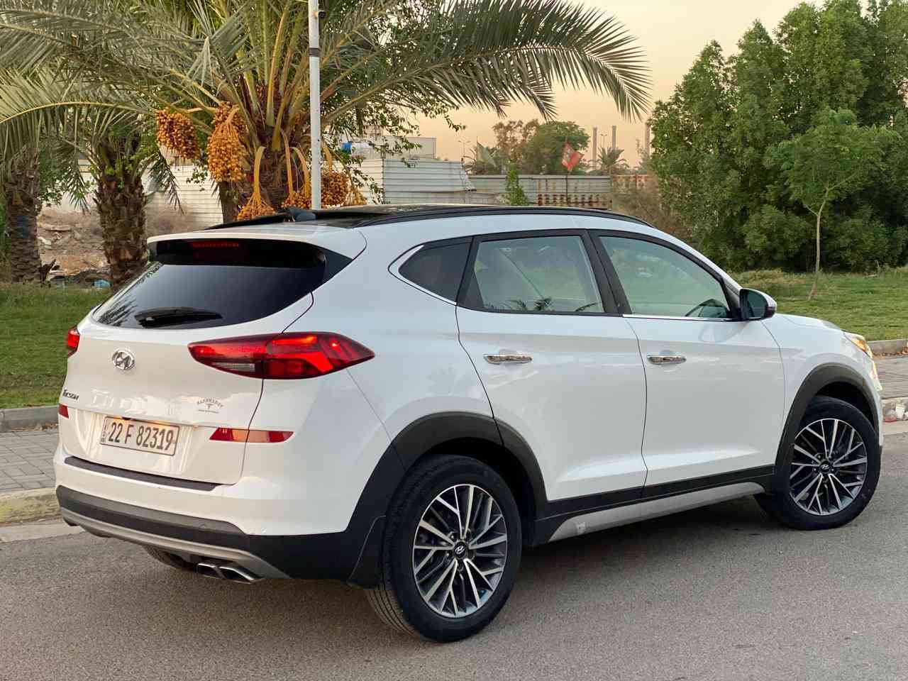 توسان 2021 Limited
اعلى مواصفات 
خمس كامرات 
بانوراما 
محرك 2500
كشنات تبريد وتدفئة جلد اصلي
رادارات ونقطة عمياء 
شاحن واير ليس
صندوق كهرباء 
ضرر جانبي قطعتين صبغ فقط 
ماشية 44 الف قابل للزيادة
السعر 180 ورقة بيها مجال 
مكانها بغداد السيدية
***********
