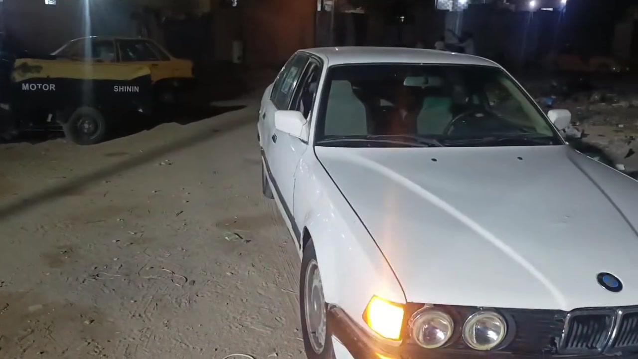 سلام وعليكم بيم مديل 90 لبيع رقم كروك وكاله مجوده محرك جديد بس رعي ما اندلاه مكفولا من سرقه وعشاير سعر 25 ورقه مكان كربلاء ***********
