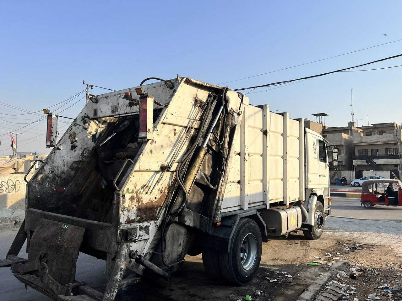 إسلام عليكم
للبيع سكانيه ١١٢ونص 
مكينه كير خير من لله 
مجموعه سبرنك سياره جاهزه كبل للعمل 
حموله (8) طن 
شراء يتصل (***********)
