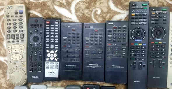 السلام عليكم . من رخصة الادمن المحترم . مجموعة ريمونتات متنوعة عددها ٣٧ ريمونت للبيع شلع ما ابيع مفرد كله ب ٥٠ الف شلع مكان كركوك ويوجد توصيل للاتصال ***********
