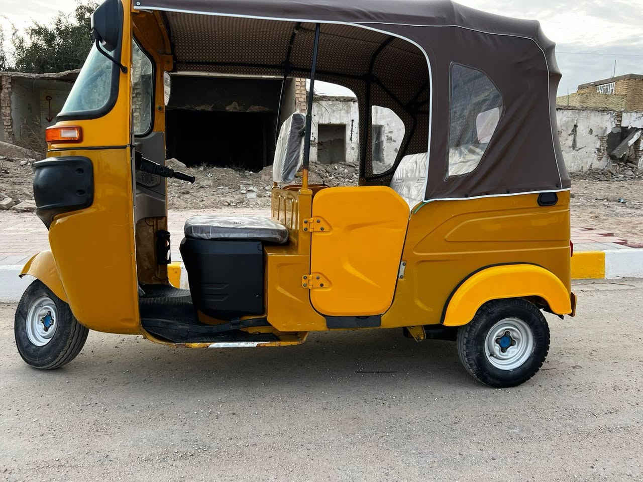 سلام عليكم
تكتك 2021
مكفوله ماعدا بارد بللغد 
مكينه تجفيت شركه 
معاملته واصله للبصمه الوكيل
وستلم سنويه
مكاني النصر
***********
