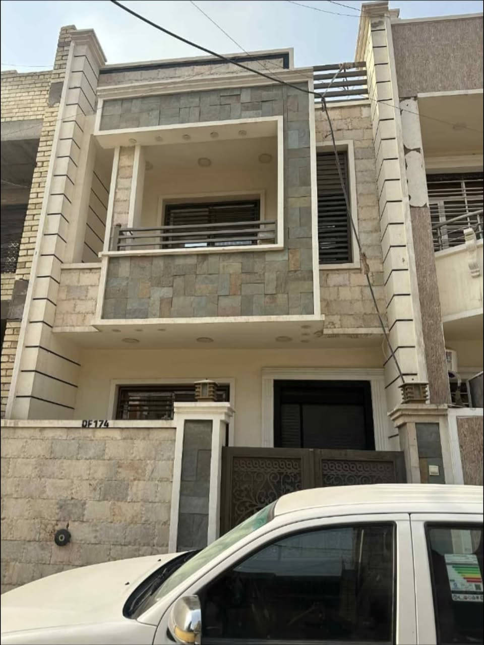 بيت ٨٠ متر الواجهة ٥ ونازل ١٦ بيت هبش شارع ٧ السعر ١٦٥ مع الثاث بناء حديث غرفتين فوك +غرفه جوه رقم الهاتف 

***********
