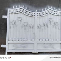 باب تزكام مستخدم قليل نضيف. القياس العرض مترين ونص و الارتفاع متر و ٨٠...