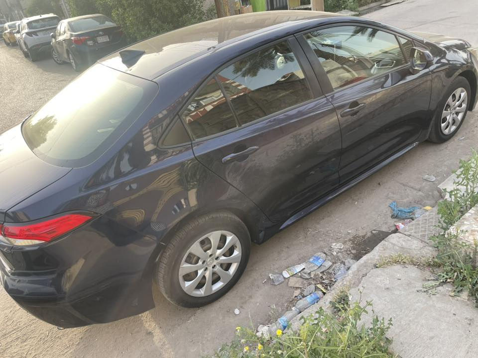السلام عليكم
كورلا ٢٠٢٠ LE وارد امريكي للبيع اللون نيلي 
سيارة جاهزة من كلشي حادثها فقط البنيد مبدل ومصبوغ رقم بغداد بأسمي ماشية ٥٠ الف ميل للاستفسار *********** السعر ١٥٠ ورقة

