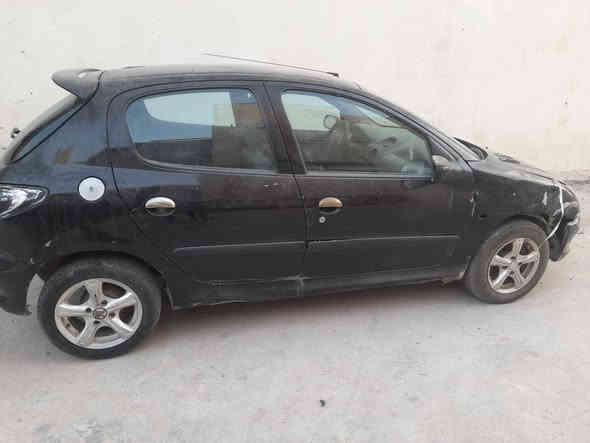 السلام عليكم 
بيجوفرنسي  ٢٠٦ موديل ٢٠٠٠
رقم بغداد خصوصي
 سنويه ساقطه من ٢٠١٩
تحويل مباشر
السياره عاطله ابيع كوم حديد تستفاد منه 
كير ومكينه وكشر 
كير عادي 
سعر ٢٥ وبيه مجال للطيبين
للإستفسار اتصال على الرقم 
***********
