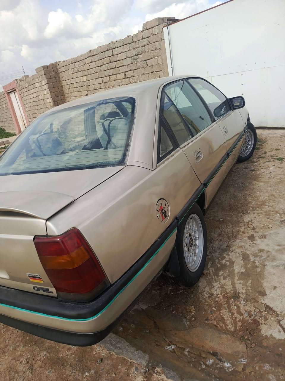 السلام عليكم  اوميجا رقم نينوى شرطه التحويل لا مقلوب لا مقصوص فقط صبغ جماليه عنوان مول بعشيقه  سعر 30 بي مجال. ***********.  موديل 92
