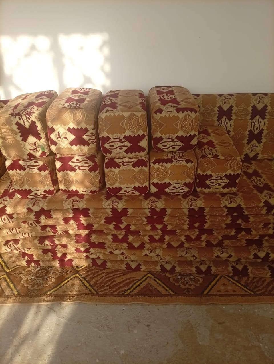 جلسه عربية مستخدمه نظيفه للبيع
دوشگ عدد٩
ركن عدد ٣
مسند ضهر ١٦
١٠ تكيات
يكفي استقبال بمسافه ٤*٩
للاستفسار اكثر *********** واتساب
مكاني الشطرة عندك ديوان للبيع دزه خاص
