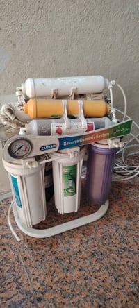 فلتر تصفية مياه نضيف وشغال مابي شي ناقص بس دبه 07853448109
