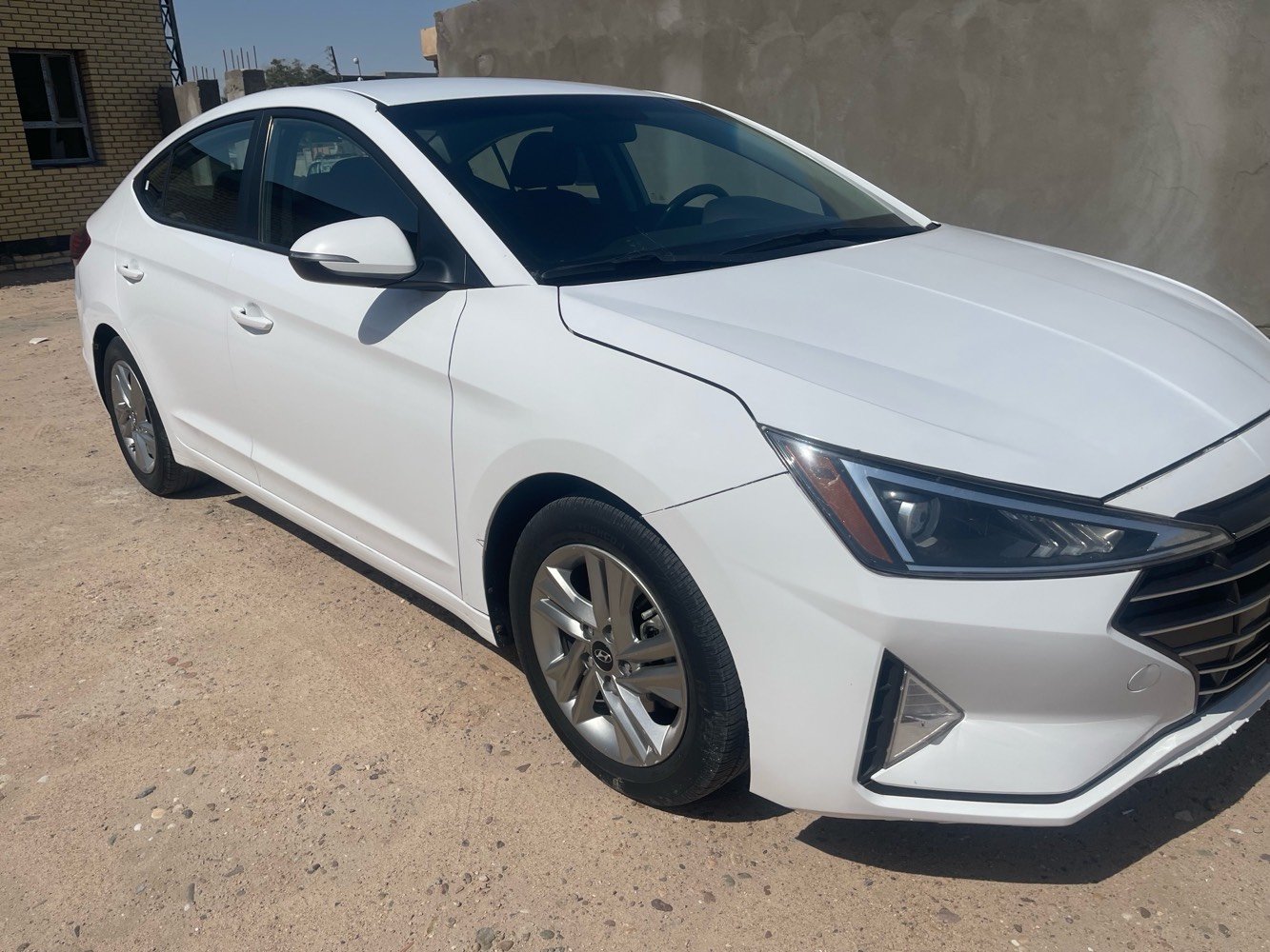 النترا موديل 2020 وارد أمريكي
السياره بأسمي
حادث امامي مبدل دعاميه وبنيد مصبوغ
ماشيه 139 الف
مكينه مفتوحه ( كازكيت ) 
مكان السياره بصرة / أم قصر 