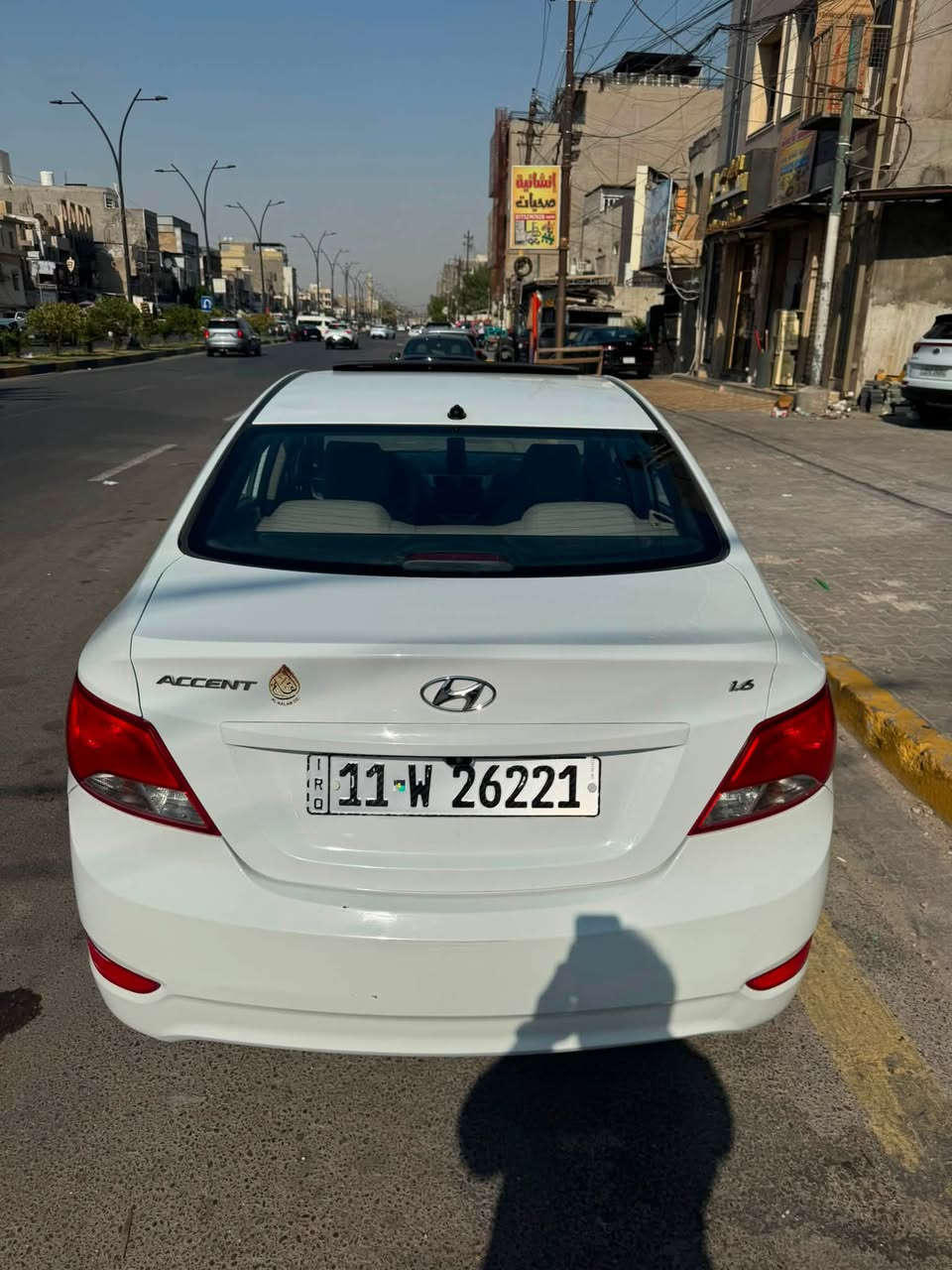 سلام عليكم 
من رخصة الادمن 
اكسنت 2015 خليجي 
مواصفاتهة:
تحكم ستيرن جهتين 
شاشة 
فتحة بالسقف 
محرك 1600 قطرتين 
اشاير بالمري 
ماشية 77 ألف
رقم بغداد تحويل ثاني يوم 
السعر: 105ورقة 
العنوان: بغداد الاعظمية 
رقم التليفون: ‭***********‬
