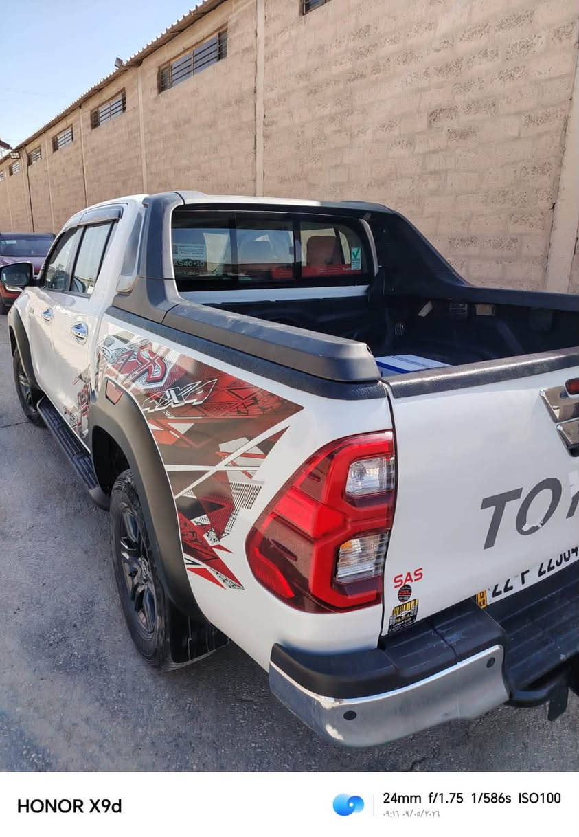 سلام عليكم 
تويوتا هايلوكس TRD شركة ساز اصل فول مواصفات مايحتاج اشرح عنها رقم اربيل سنوية بأسمي تحويل ثاني يوم مكفولة كفالة ماعدا شخط موضح بالصورة السيارة خير من الله السعر 355 وبيها مجال جدا بسيط للاستفسار الاتصال ***********
العنوان الديوانية
