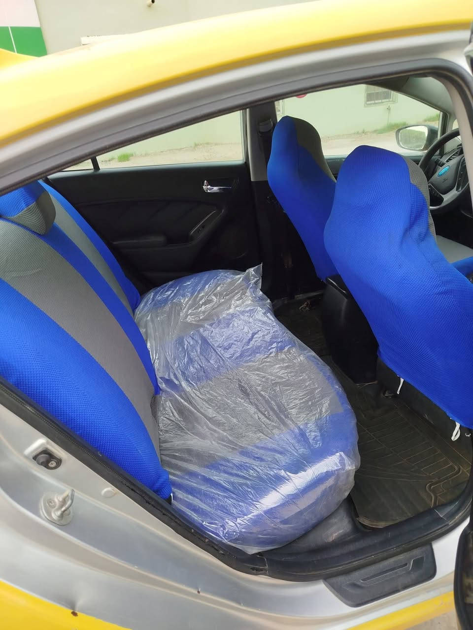 السلام عليكم فورتي للبيع ١٤ نص فول محرك 1800 دوش مكينه وكير كفاله تدف تبريد ارباكات سليمه
ظررها قبغ صندوق
منظومه غاز مصفره هيئه وغرامات خط جوال رقم بغداد  ديالى بعقوبه السعر 98بيها مجال اتصال***********
