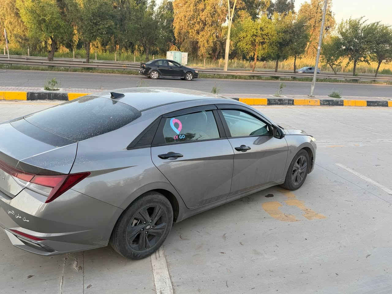 سلام عليكم للبيع فقط بدون مراوس 
النترا 2022 نص فول (sel)
حادث جاملغ خلفي بدون أرباك بدون دواخل  
موصفات بصمه أبواب بصمه تشغيل 
تشغيل عن بعد
تحكم ستيرن 
رادرات جانبي وخلفي
توقف ذاتي بيها
تثبيت سرعه 
مانع انزلاق 
صندوق ذكي عند الاقتراب 
دخول ذكي 
ماشيا 81 ألف
بيها منظومة غاز 
أريد تفاصيل اكثر   والسعر 
يتصل عل رقم الهاتف 
***********
***********
