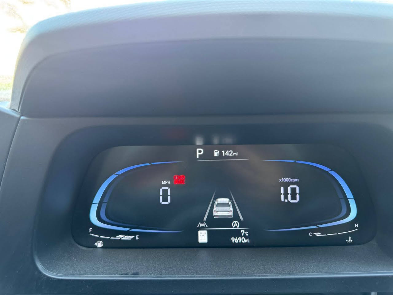 للبيع هونداي النترا موديل 24
2024 Hyundai Elantra SE

محرك 2000 دوش/ السياره وأرد امريكي، عداد المسافة 9500 الف  

رقم الشاصي

KMHLL4DG6RU678353

-----------------------------------------

السعر 130$ ورقة وبية مجال. بسيط موقع السيارة  بغداد حي القاهرة 

يرجى الاتصال ***********

****************************

ملاحظة: هذا الموديل مابي بصمة تشغيل او فتح الباب او فتحة السقف.

الميزات الداخلية:

شاشة معلومات وترفيه: شاشة تعمل باللمس.

لوحة العدادات: رقمية في جميع الفئات.

الترفيه: تدعم أنظمة Apple CarPlay و Android Auto في جميع الفئات.

ميزات السلامة والأمان:

نظام مراقبة ضغط الإطارات.

نظام التحكم الإلكتروني في الثبات.

نظام التحكم في الجر.

نظام مراقبة النقطة العمياء.

نظام التحذير عند مغادرة المسرب.

نظام المساعدة في الحفاظ على المسرب.
