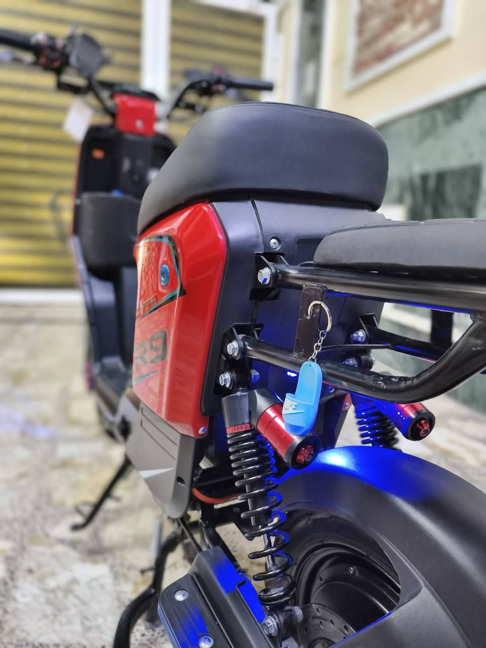 السلام عليكم دراجة شحن 🔋⚡للبيع النوع آر ٩ كاملة أخت الجديدة كاملة من حيث المواصفات دراجة جديدة
للاستفسار ***********السعر اتصل 🗣📲📞
