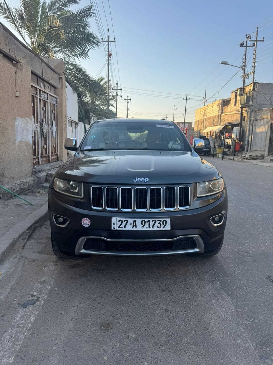 السلام عليكم  للبيع سيارة جيب شيروكي موديل 2016السيارة حلوة وجاهزة حادثها مدكر وبنيد السعر 175 وبيها مجال السيارة بأسمي 
موبايل ***********مامتواجد ع الفيس  واتساب فقط
