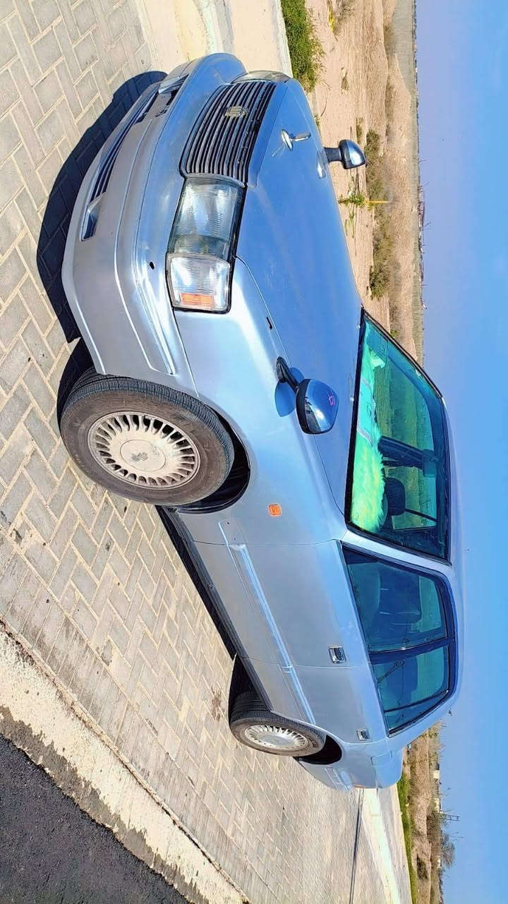 السلام عليكم سياره للبيع راس الثور
 مكينه وكير ثنين ونص خير من الله
 سياره مصبوغه عام
 حداديه جديده
 رقم انكليزي توه امحولها بسمي موديل 2000 بصره تخم تاير جديد تبريد شغال
مكفوله من كصه  ونقل جثه والاصوليات
سعر 85 وبيها مجال قليل) مكلف بالنشر
رقم صاحب السياره/*********** ابو علي
***********
